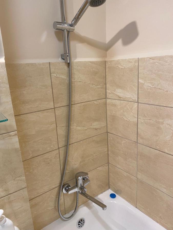 Apartament Garsoniera Lux Mioritei Bacău Zewnętrze zdjęcie